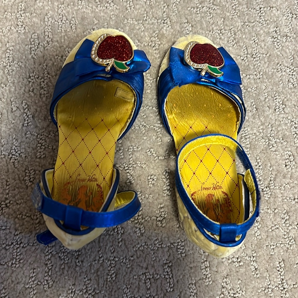 Disney Snow White Shoes Toddler Size 9/10